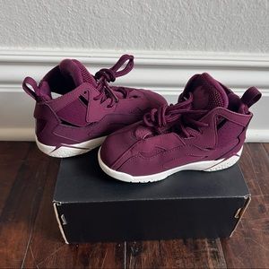 BRAND NEW KIDS NIKE JORDAN TRUE FLIGHT BT
